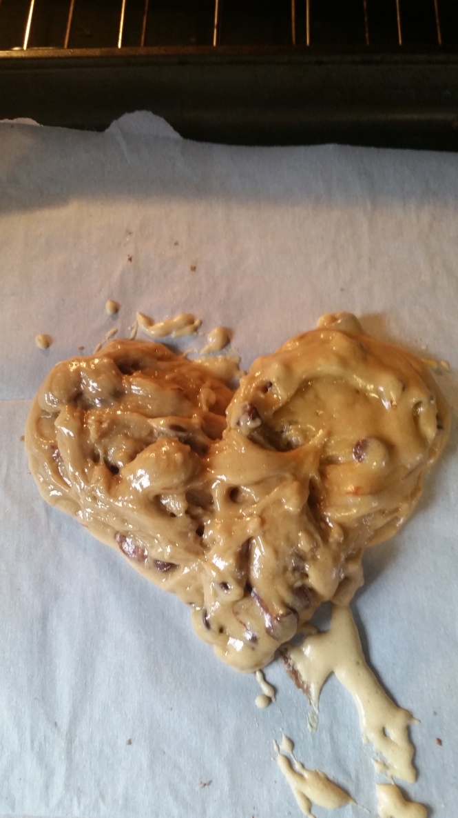 DIY Valentine's chocolate chip cookies heart