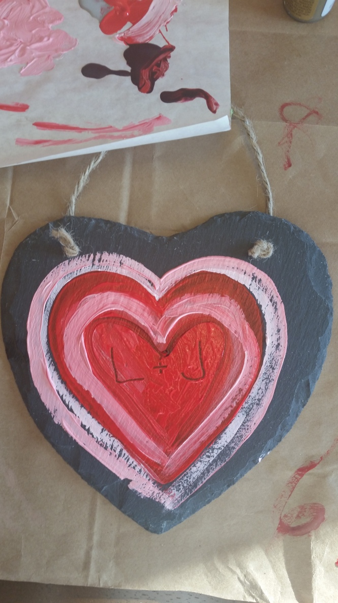 painting chalk board heart DIY Valentine craft